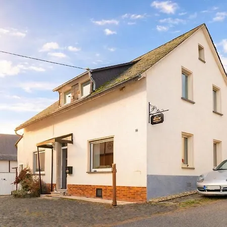 Herresbacher Stube I Nahe Nuerburgring In Der Eifel *
